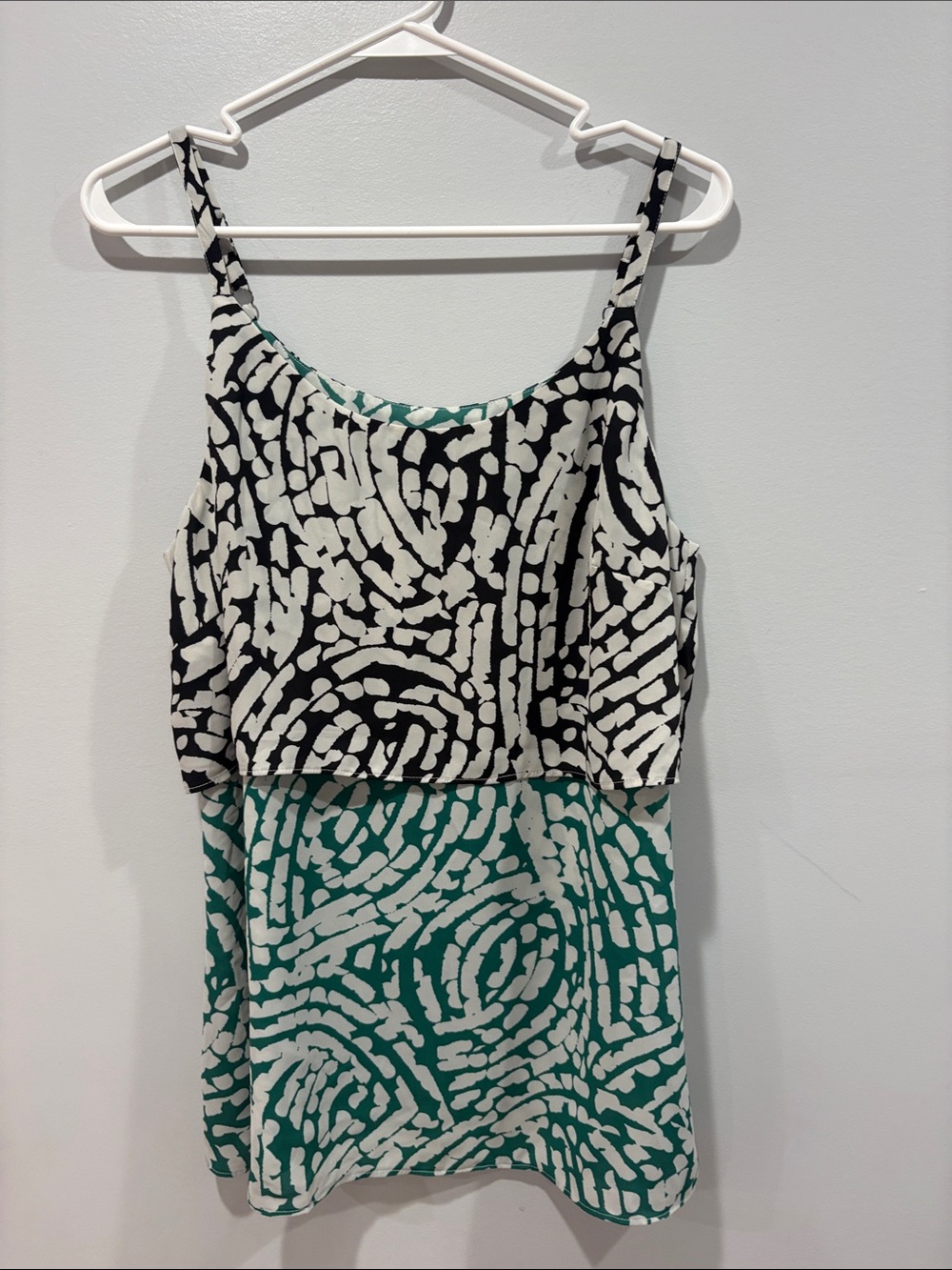 CAbi Two-Tier Spaghetti Strap Tank in Black, White & Teal ptp 20.5 length 27